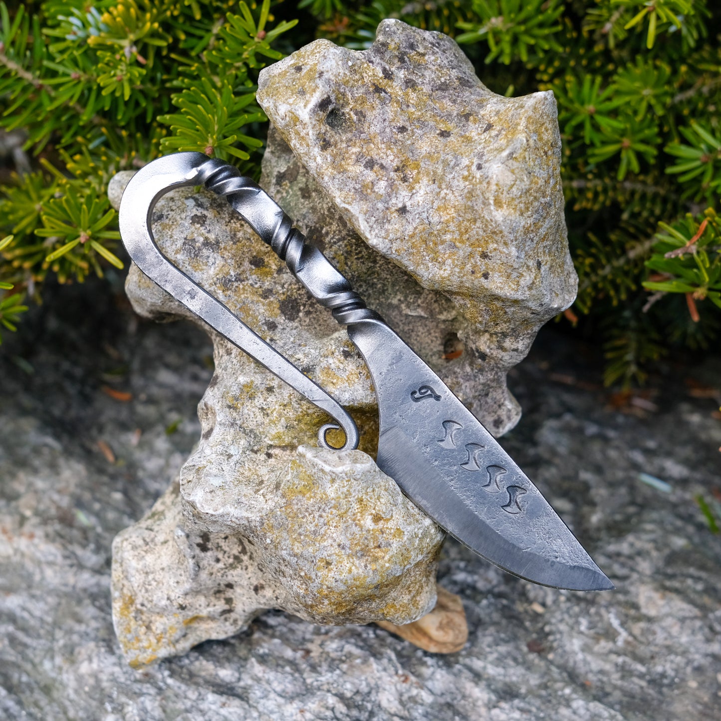 Forged Celtic C3 knife with scabbard
